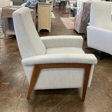Load image into Gallery viewer, American Leather Quinton Recliner - Floor Model