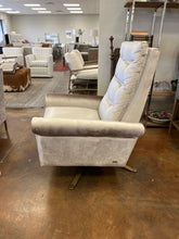 Load image into Gallery viewer, American Leather Roman Recliner
